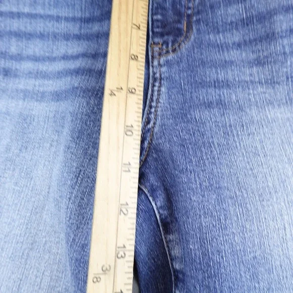 Judy Blue Jeans High Waisted Wide Leg Crop Size 13/31 Medium Wash - Picture 3 of 8